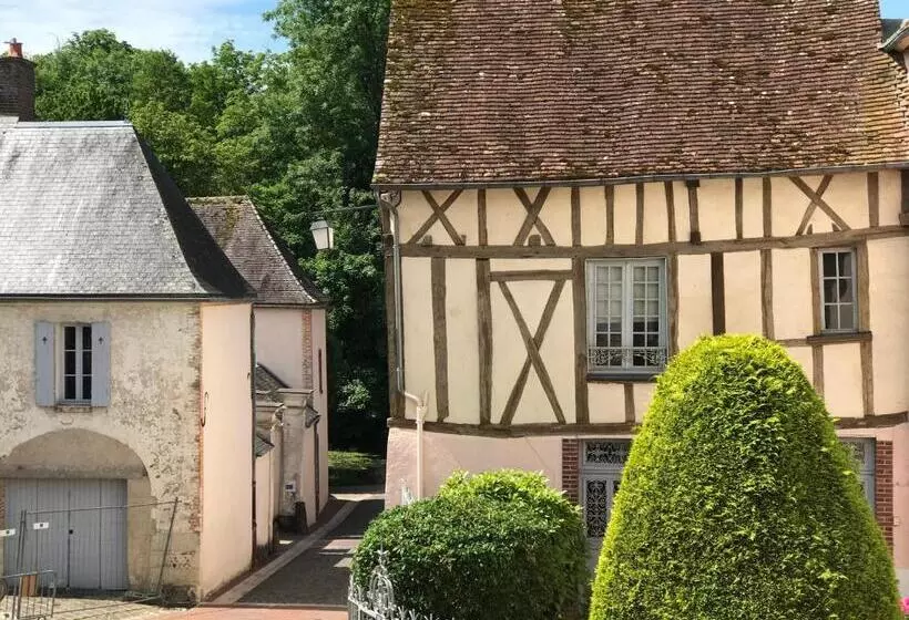 スーペリアースイート, La Maison Jeanne D Arc