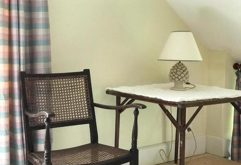 Номер Стандарт, La Maison Jeanne D Arc