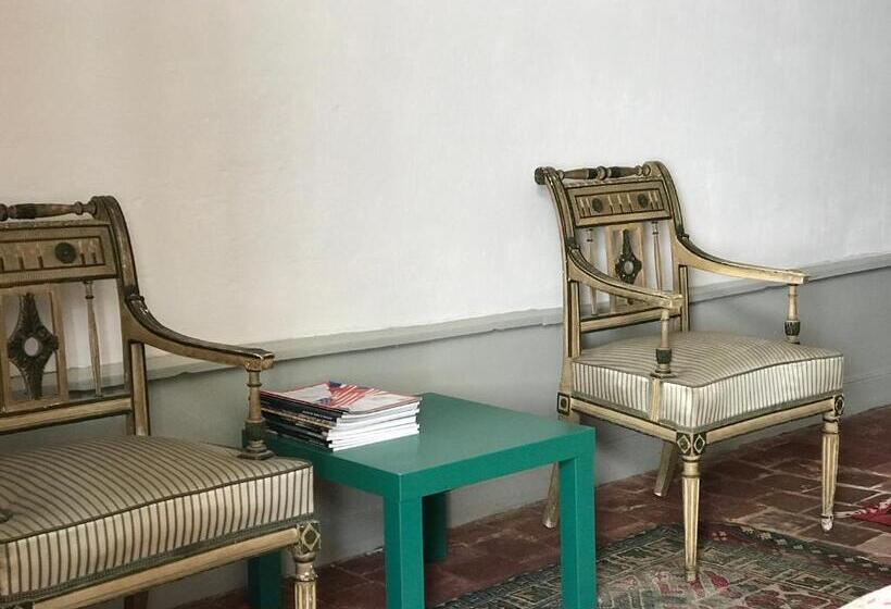 Люкс, La Maison Jeanne D Arc