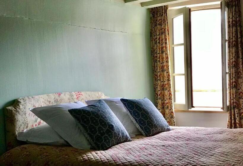 Люкс, La Maison Jeanne D Arc