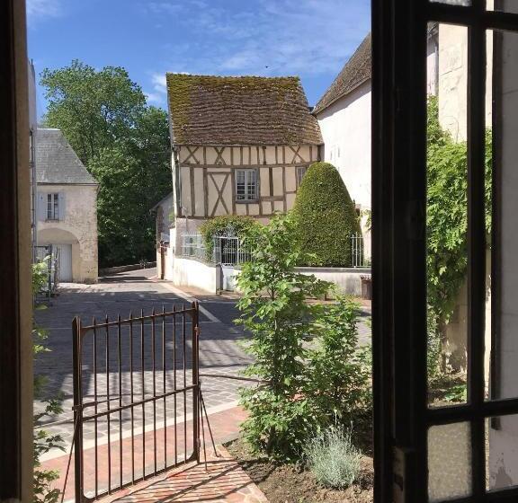 Люкс, La Maison Jeanne D Arc