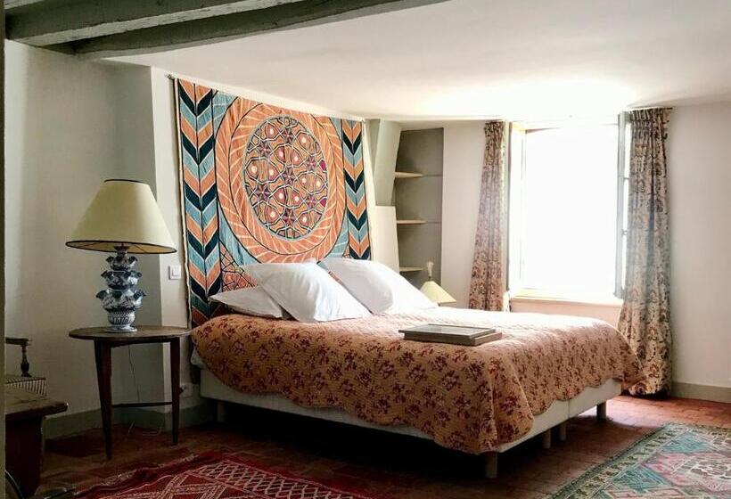 Люкс, La Maison Jeanne D Arc