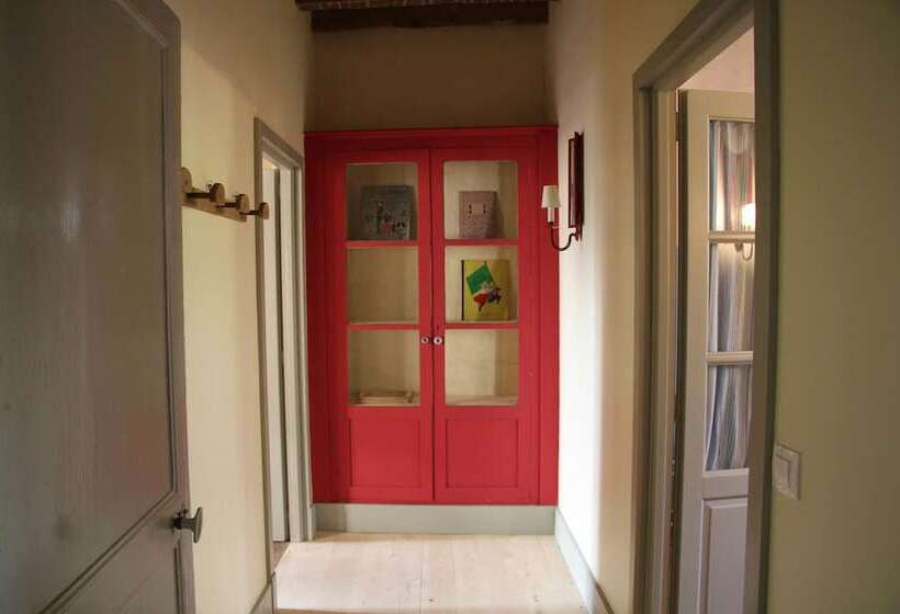 Номер Стандарт, La Maison Jeanne D Arc