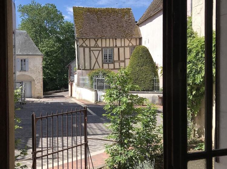 Люкс, La Maison Jeanne D Arc