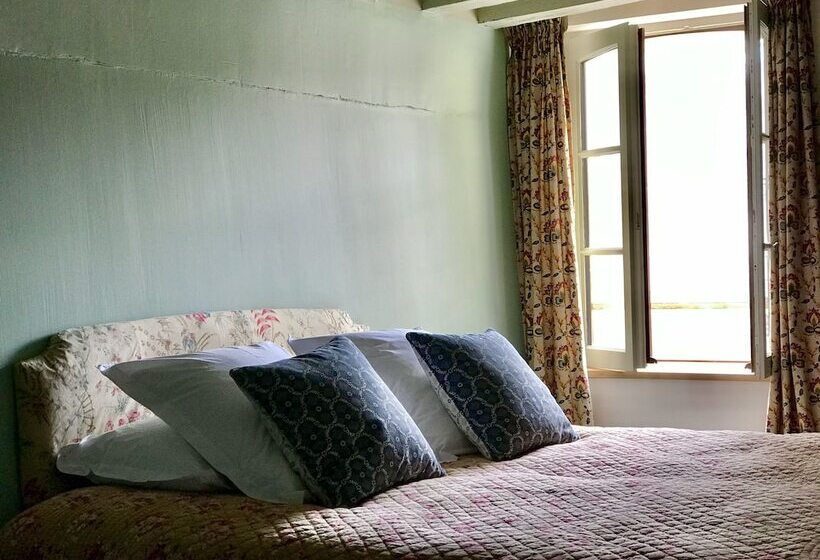 Люкс, La Maison Jeanne D Arc