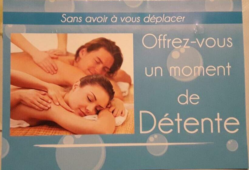 غرفة قياسية, Le Donjon Des Combes Et Son Spa