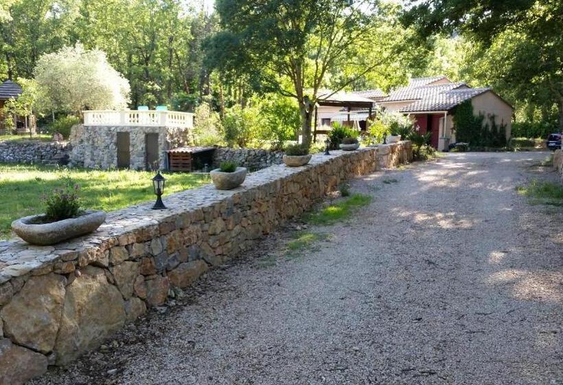 غرفة قياسية, Le Donjon Des Combes Et Son Spa