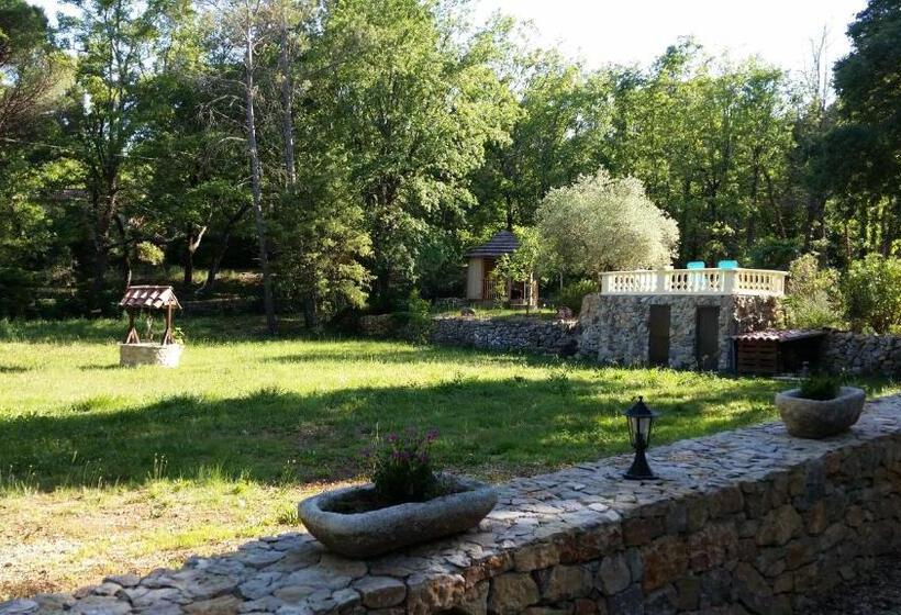 غرفة قياسية, Le Donjon Des Combes Et Son Spa