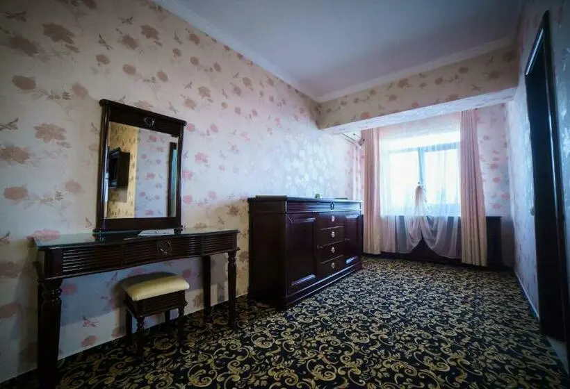 سوییت سوپریور, Grand Hotel Orient Braila