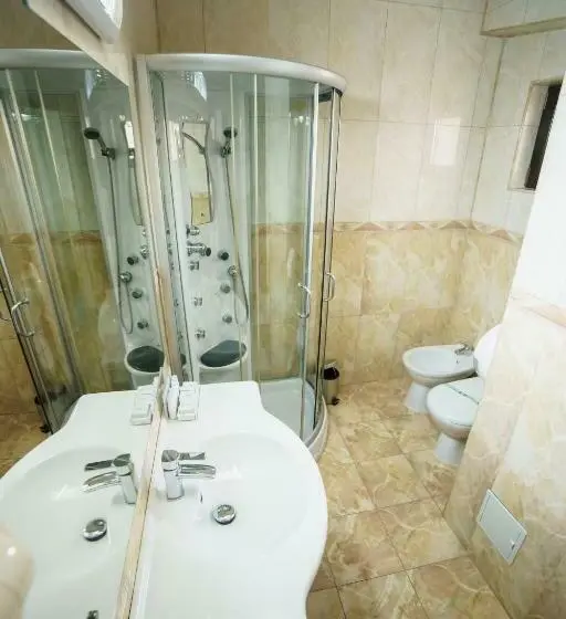 سوییت سوپریور, Grand Hotel Orient Braila