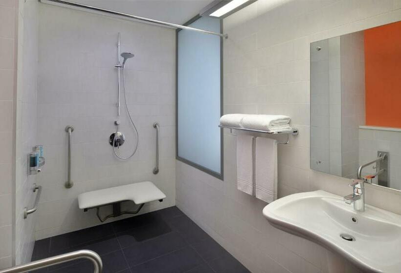 غرفة قياسية سرير كينج, Aloft Dhahran