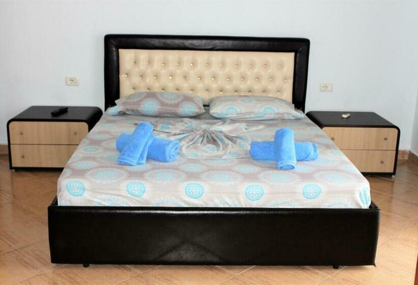 חדר סטנדרט לארבעה, Frida