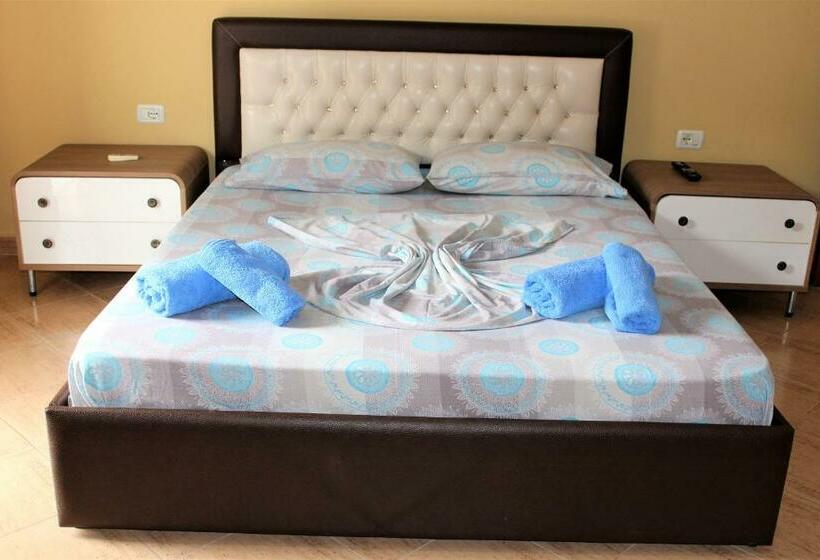 חדר סטנדרט לארבעה, Frida