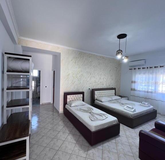 חדר משפחתי דלוקס, Frida