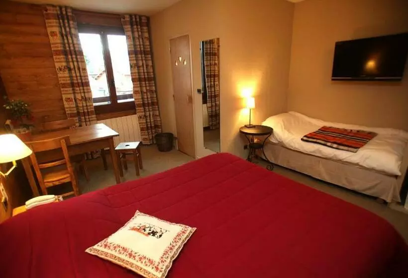 اتاق استاندارد سه نفره, Hôtel Restaurant La Ferme Du Père François
