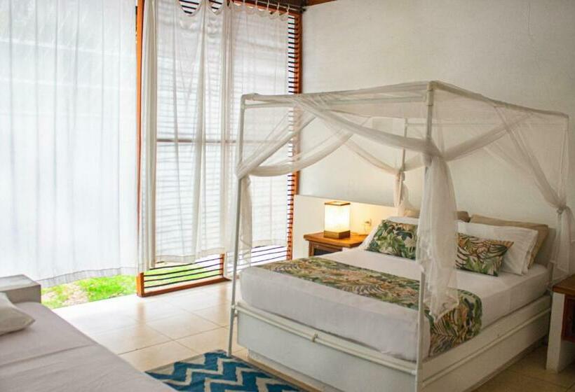 اتاق استاندارد سه نفره, Hukumeizi