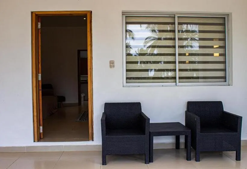 デラックススイート, Huku Beach Hostel Palomino
