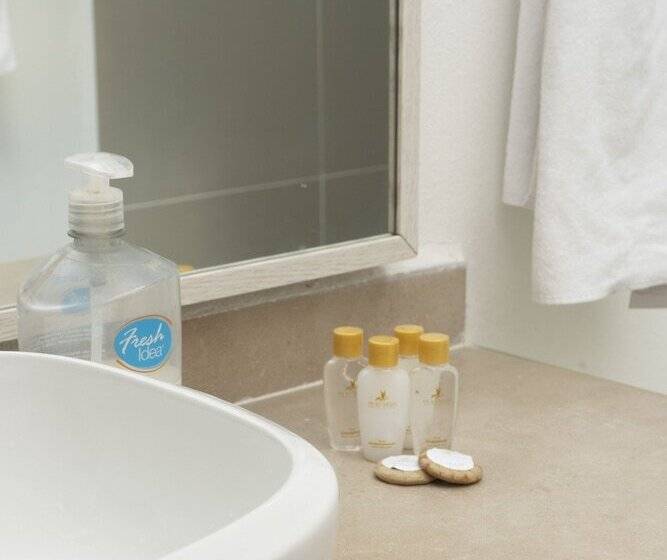 اتاق لوکس, Hukumeizi