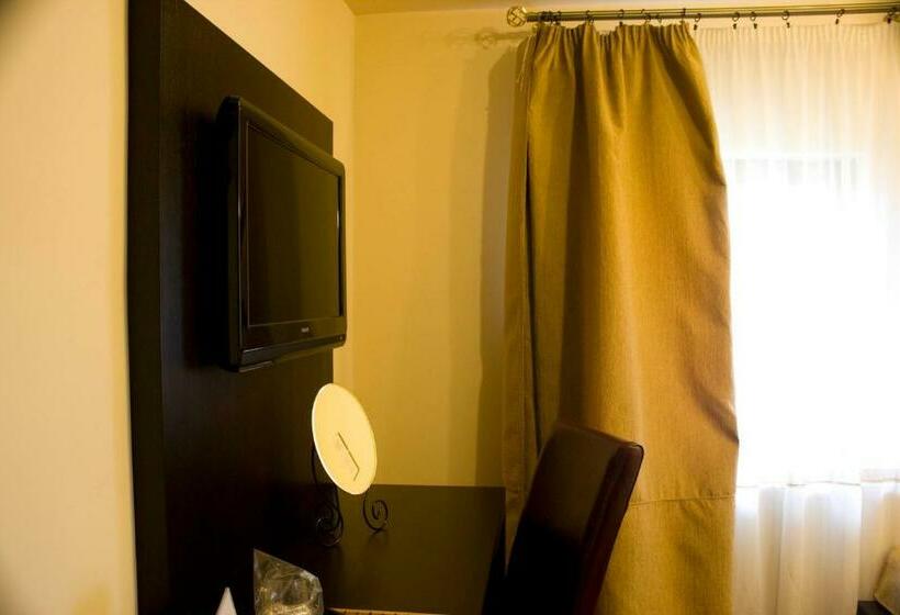 标准单人间, C&c Karo Resort