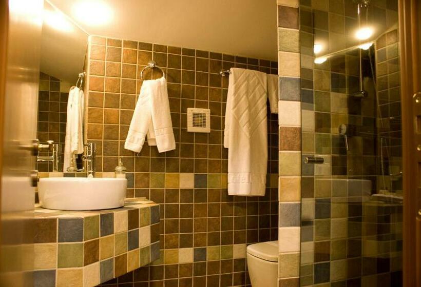 标准单人间, C&c Karo Resort