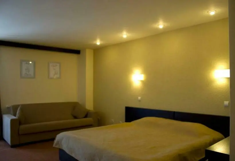 اتاق استاندارد, C&c Karo Resort