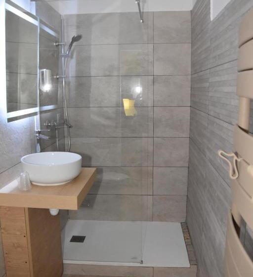 غرفة قياسية, Le Coureau