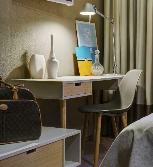 اتاق استاندارد, Poet Art