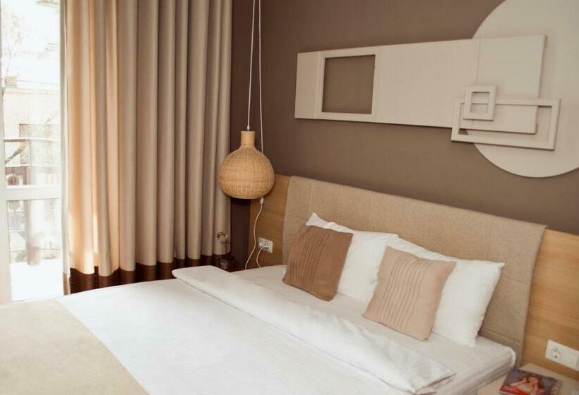 اتاق استاندارد, Poet Art