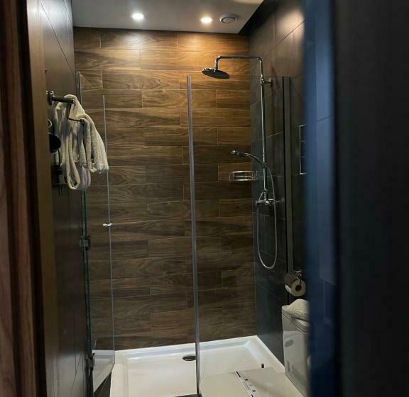 اتاق استاندارد, Poet Art