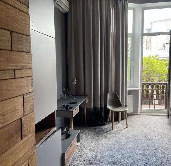 اتاق سوپریور با چشمانداز شهر, Poet Art