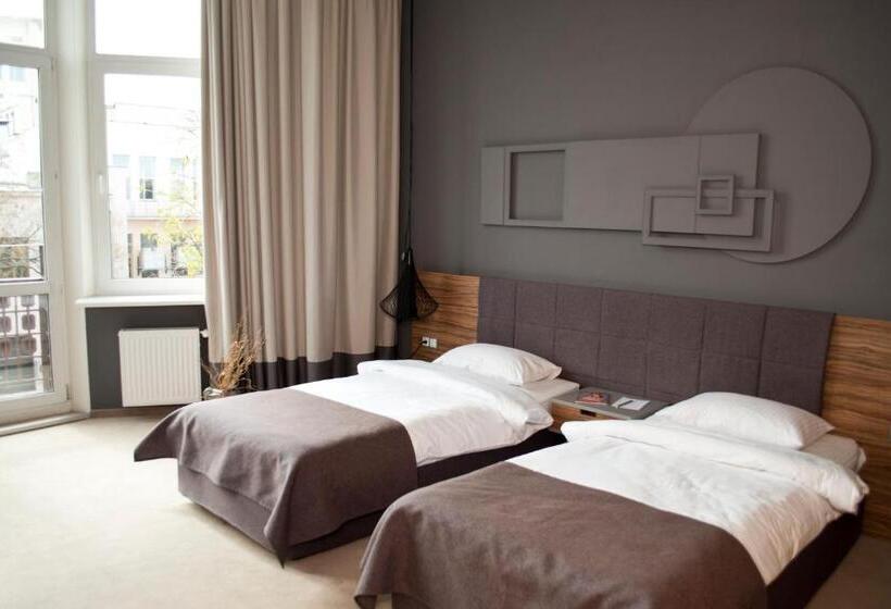 اتاق سوپریور با چشمانداز شهر, Poet Art