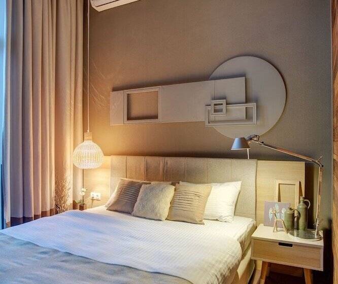 اتاق استاندارد, Poet Art