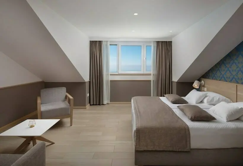 Quarto Standard Teto Inclinado, Tamaris