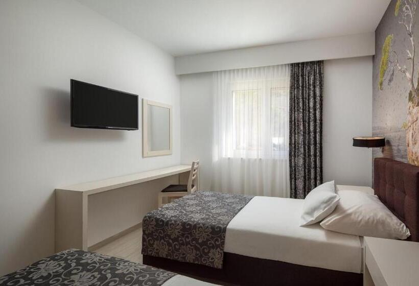 شقة غرفتين نوم إطلالة جانبية على البحر, Tamaris