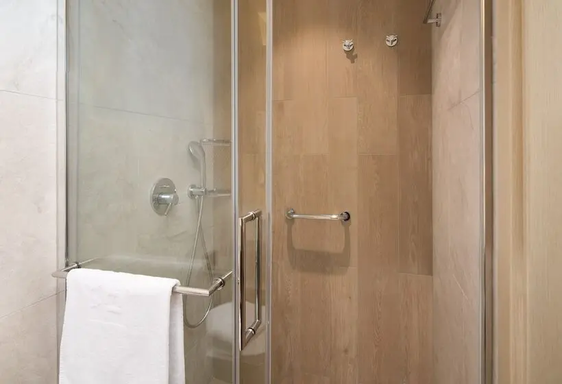 Quarto Ático, Tamaris