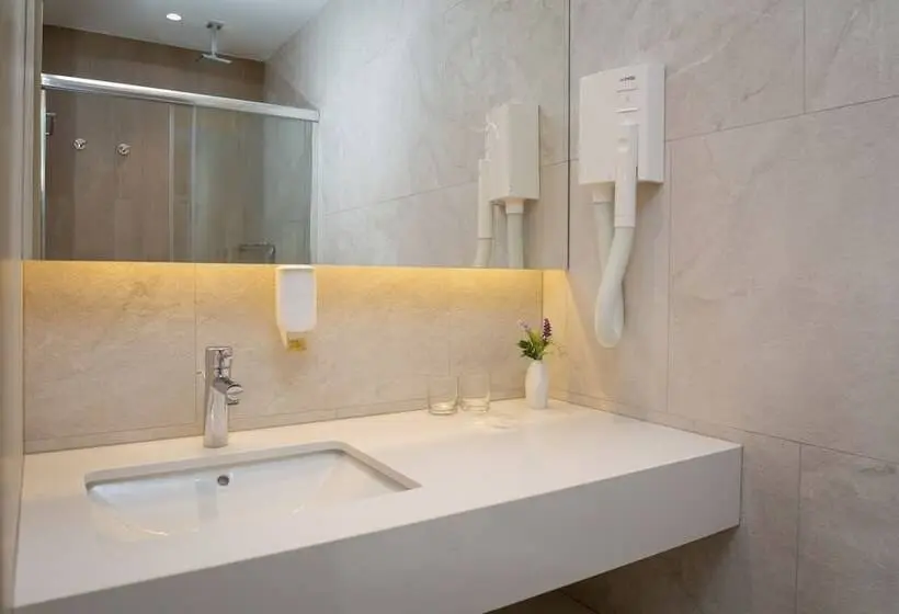 Quarto Ático, Tamaris