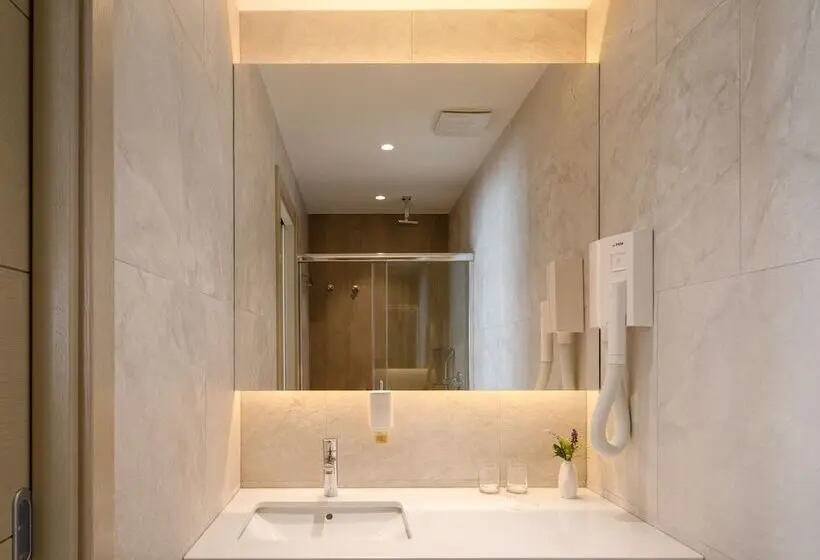 Quarto Ático, Tamaris
