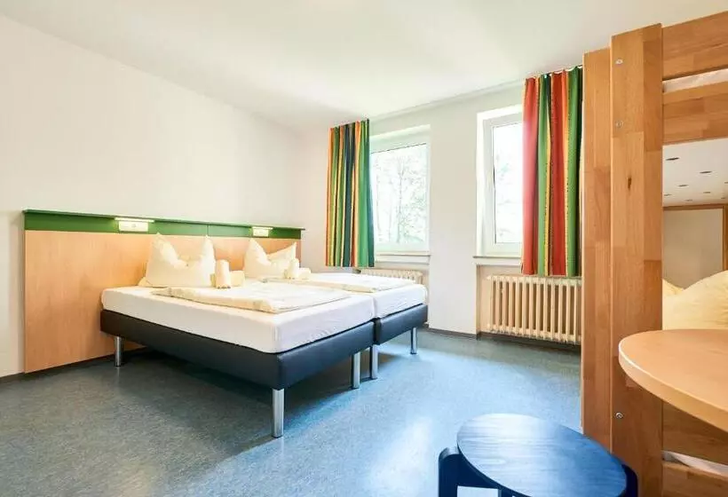スタンダード４人部屋, Jugendherberge Detmold