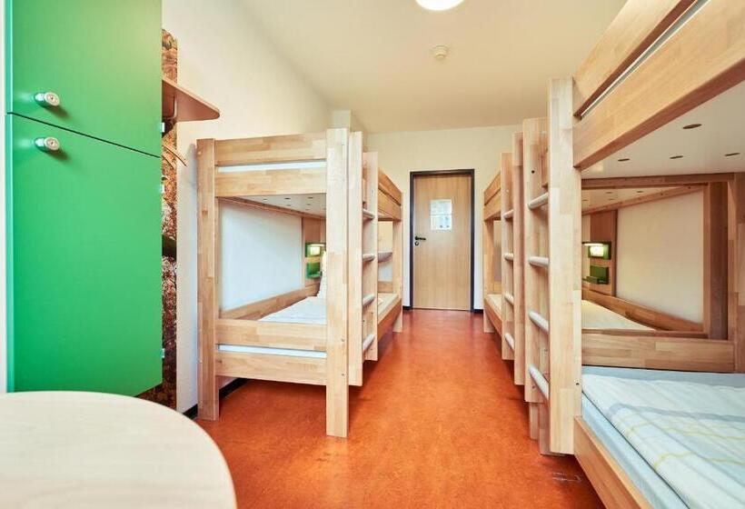 ルームシェアのワンベッド, Jugendherberge Detmold