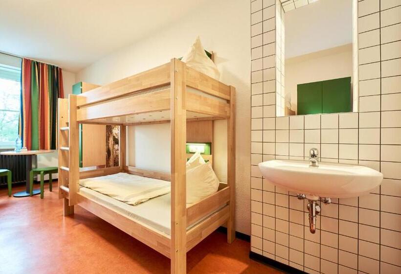 ルームシェアのワンベッド, Jugendherberge Detmold