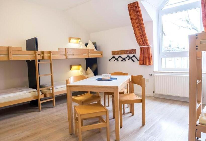 标准四人间共用浴室, Jugendherberge Kappeln