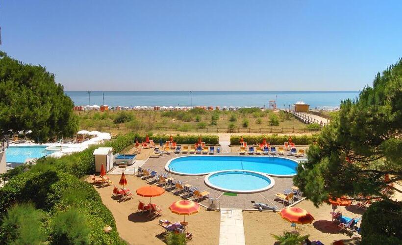 اتاق سوپریور چهار تخته, Bertha Fronte Mare