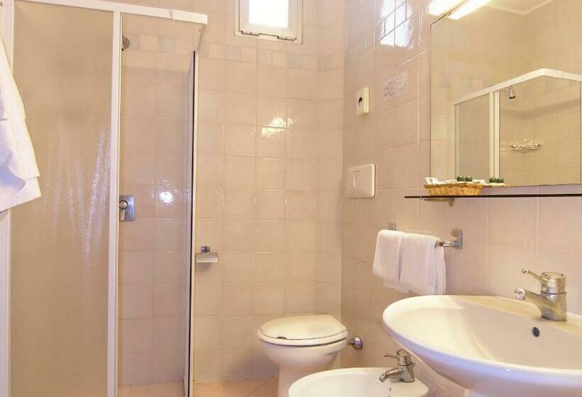 اتاق استاندارد سه نفره, Bertha Fronte Mare