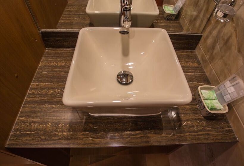 Superior Oda, El Mariscal Cusco