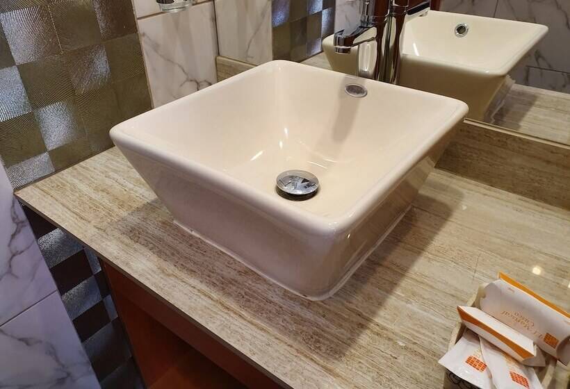 Superior Oda, El Mariscal Cusco