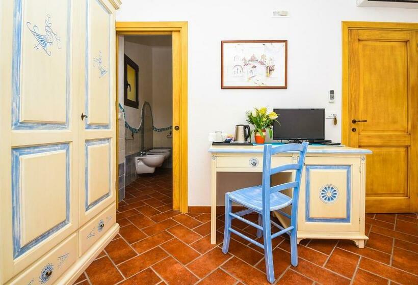 豪华三人间, Faunele