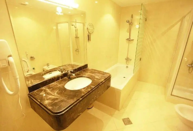استودیو استاندارد با تخت کینگ, Golden Ocean