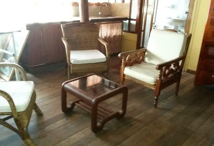 Standardzimmer Geteiltes Bad, Hostal El Parque Tababela