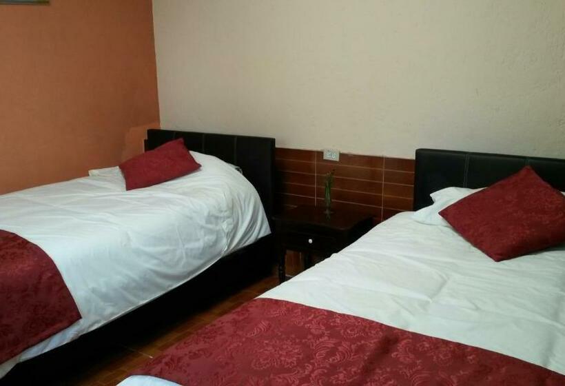 Номер Стандарт Совместная Ванная, Hostal El Parque Tababela