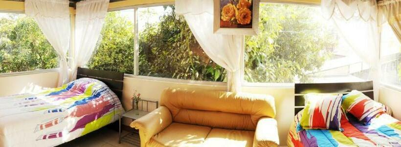 Люкс Повышенной Комфортности, Hostal El Parque Tababela